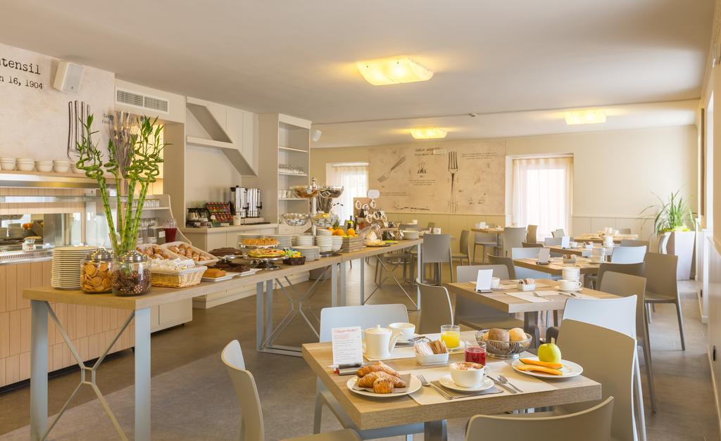 Pace 1954 Hotel Арко Екстериор снимка
